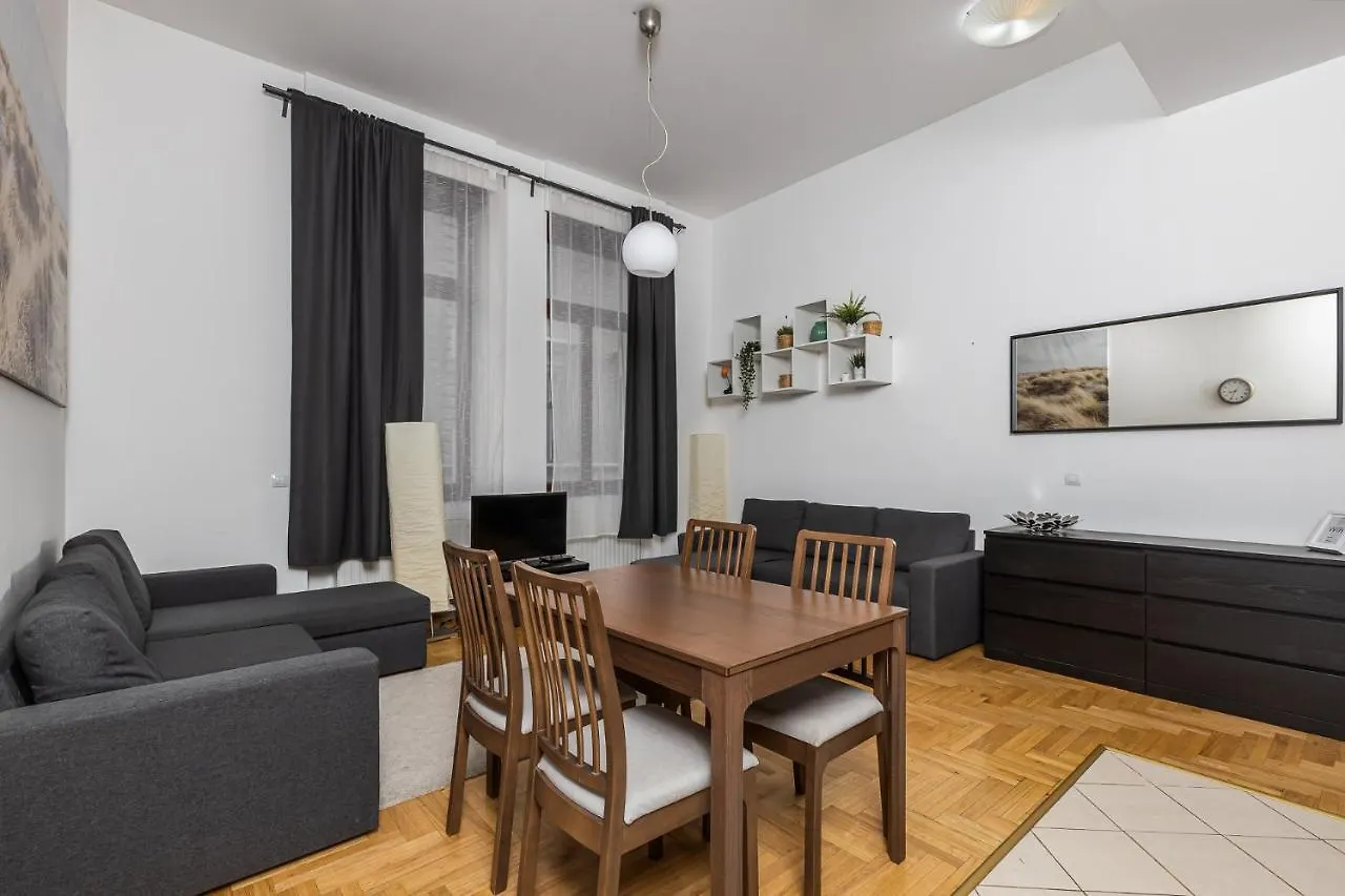 Cosy 1 Bedroom Apartment In Gozsdu Court Budapest