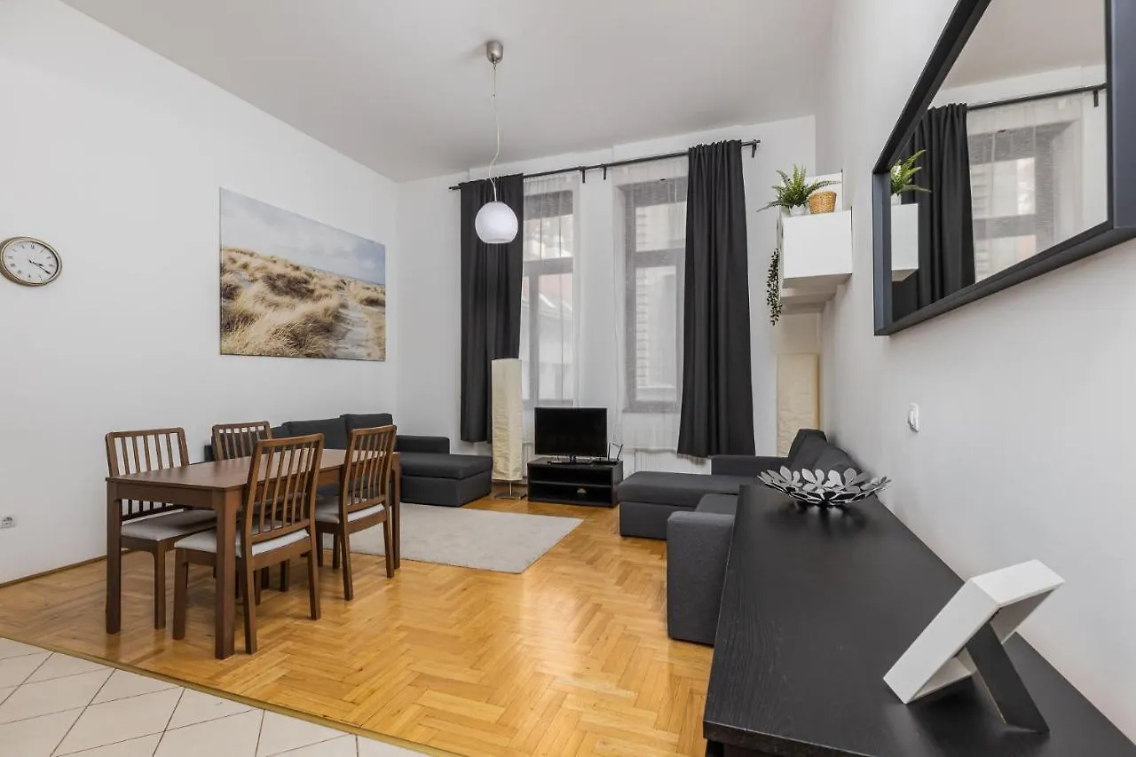 Cosy 1 Bedroom Apartment In Gozsdu Court Budapest