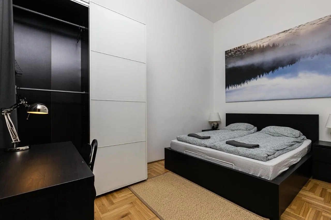 Cosy 1 Bedroom Apartment In Gozsdu Court Budapest